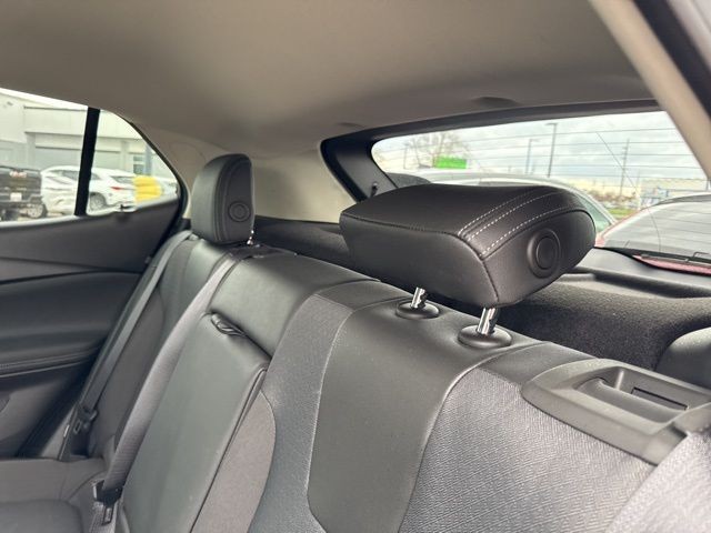 Buick Encore GX Vehicle Full-screen Gallery Image 10