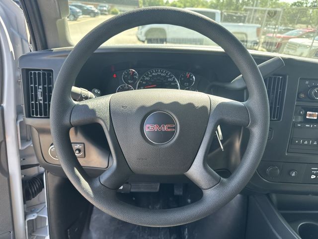 GMC Savana Cargo Van Vehicle Full-screen Gallery Image 13