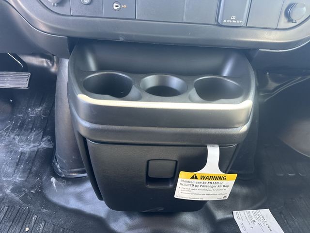 GMC Savana Cargo Van Vehicle Full-screen Gallery Image 18