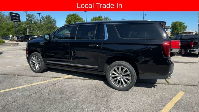 GMC Yukon XL Vehicle Full-screen Gallery Image 07