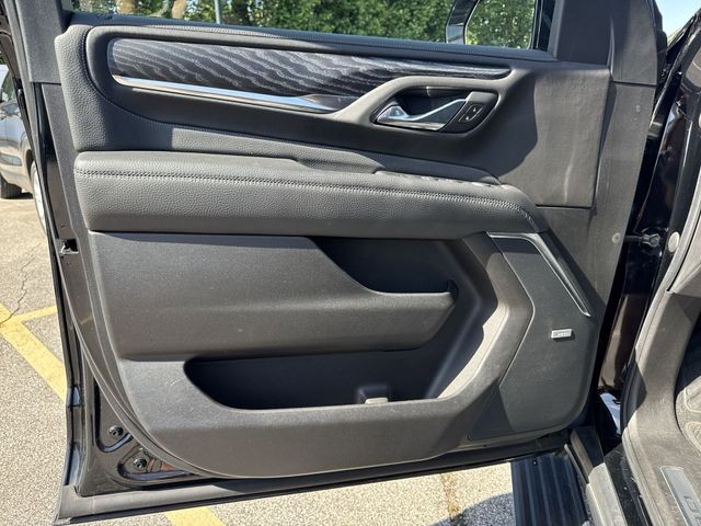 GMC Yukon XL Vehicle Full-screen Gallery Image 27
