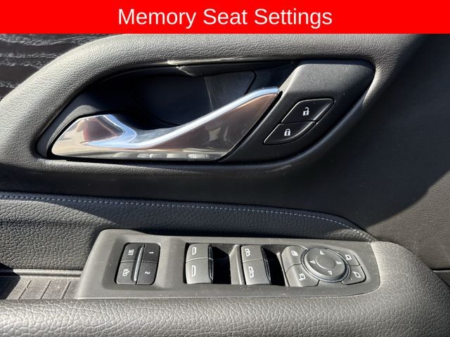 GMC Yukon XL Vehicle Full-screen Gallery Image 28