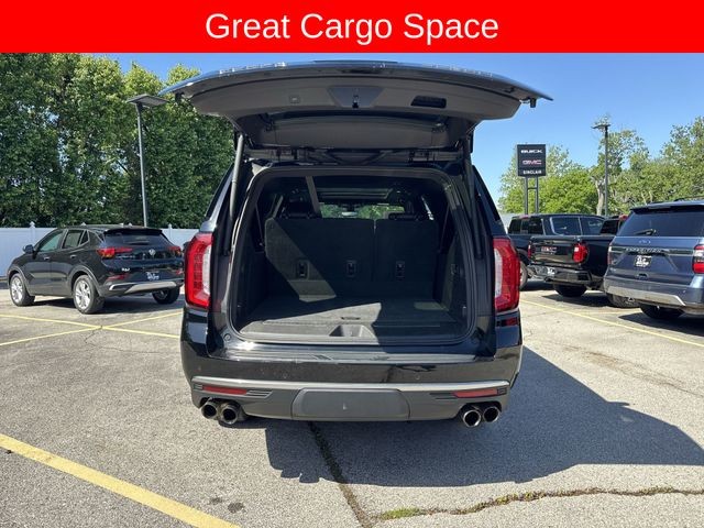GMC Yukon XL Vehicle Full-screen Gallery Image 31