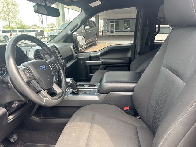 Ford F-150 Vehicle Full-screen Gallery Image 13