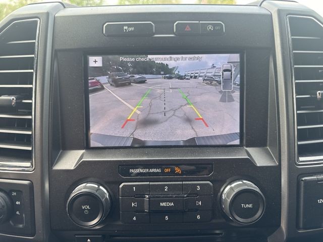 Ford F-150 Vehicle Full-screen Gallery Image 19