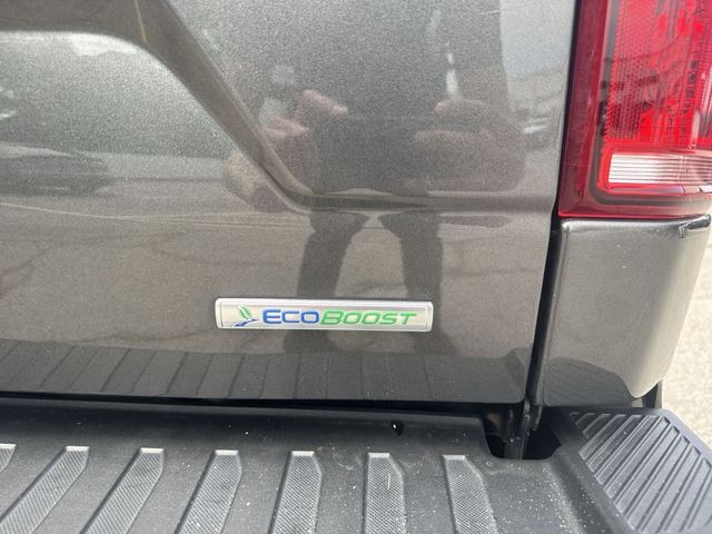 Ford F-150 Vehicle Full-screen Gallery Image 34