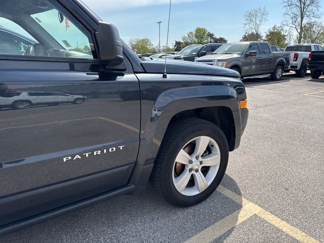 Jeep Patriot Vehicle Full-screen Gallery Image 10