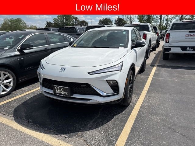 Buick Envista Vehicle Full-screen Gallery Image 02