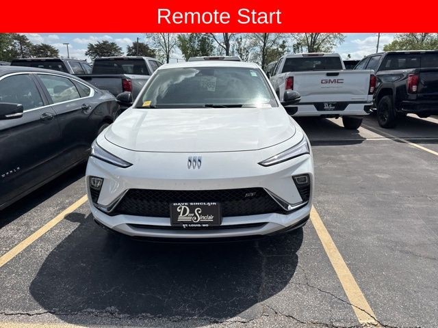 Buick Envista Vehicle Full-screen Gallery Image 03