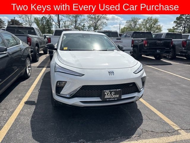 Buick Envista Vehicle Full-screen Gallery Image 04