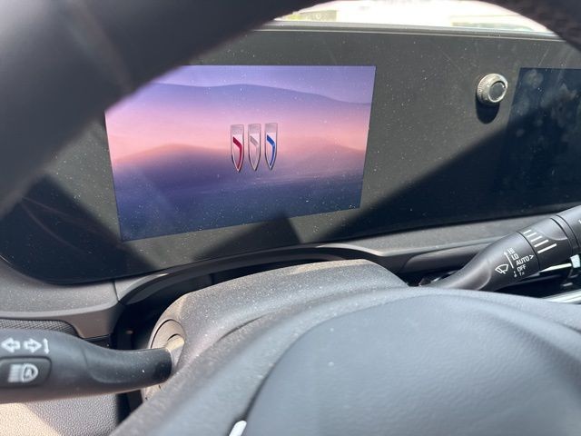 Buick Envista Vehicle Full-screen Gallery Image 12
