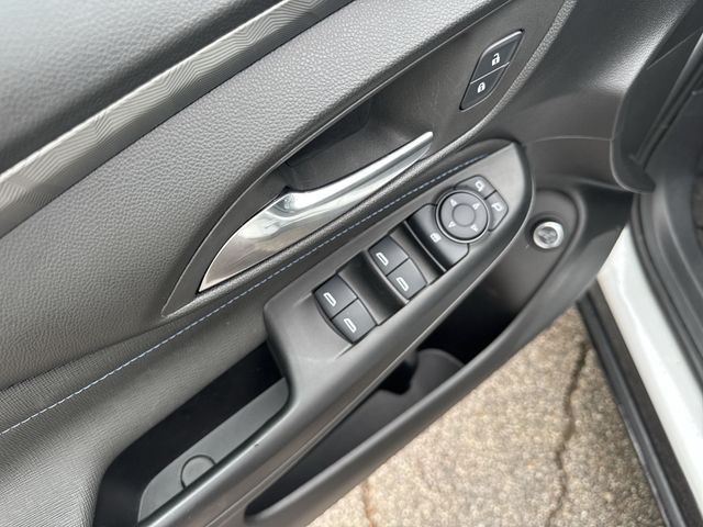 Buick Envista Vehicle Full-screen Gallery Image 26