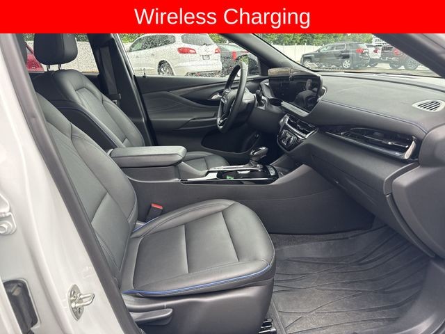 Buick Envista Vehicle Full-screen Gallery Image 30