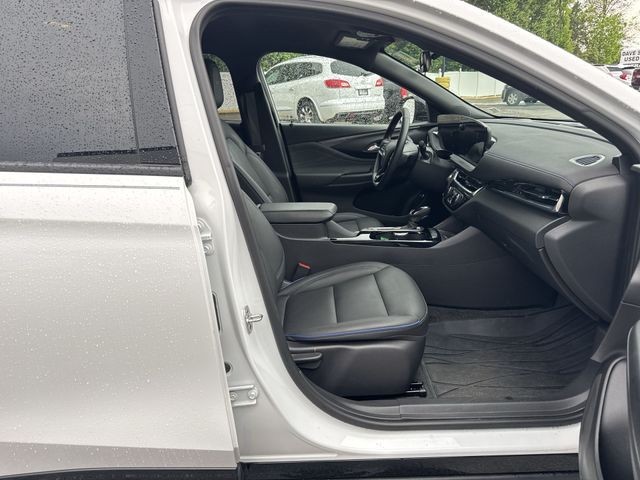 Buick Envista Vehicle Full-screen Gallery Image 31