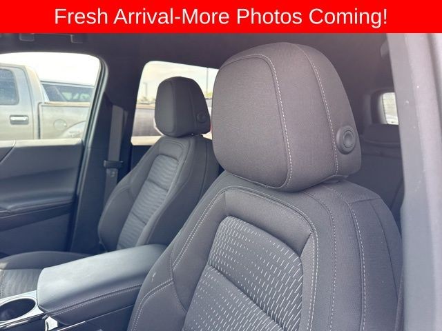 Chevrolet Equinox Vehicle Full-screen Gallery Image 15