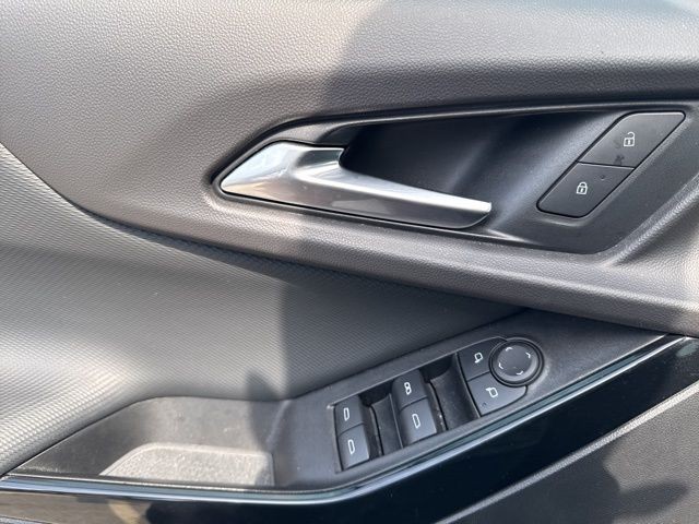 Chevrolet Equinox Vehicle Full-screen Gallery Image 19