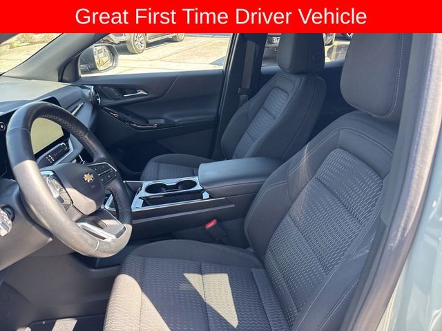 Chevrolet Equinox Vehicle Full-screen Gallery Image 22