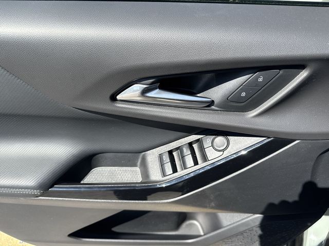 Chevrolet Equinox Vehicle Full-screen Gallery Image 25