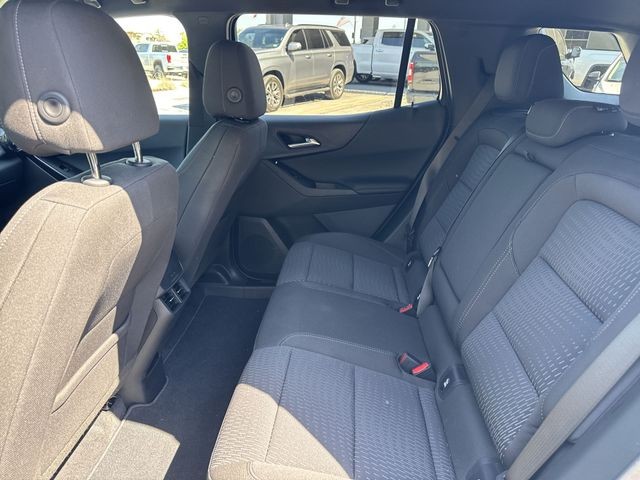 Chevrolet Equinox Vehicle Full-screen Gallery Image 27