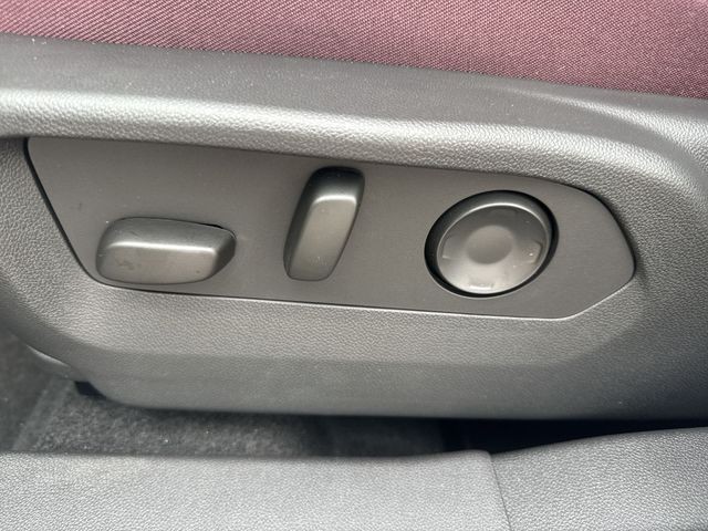 Buick Envision Vehicle Full-screen Gallery Image 12