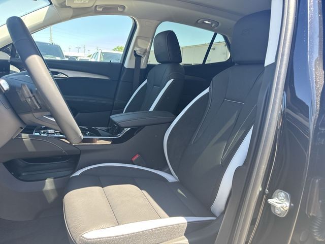 Buick Envision Vehicle Full-screen Gallery Image 11