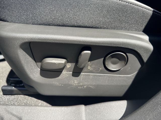 Buick Envision Vehicle Full-screen Gallery Image 12