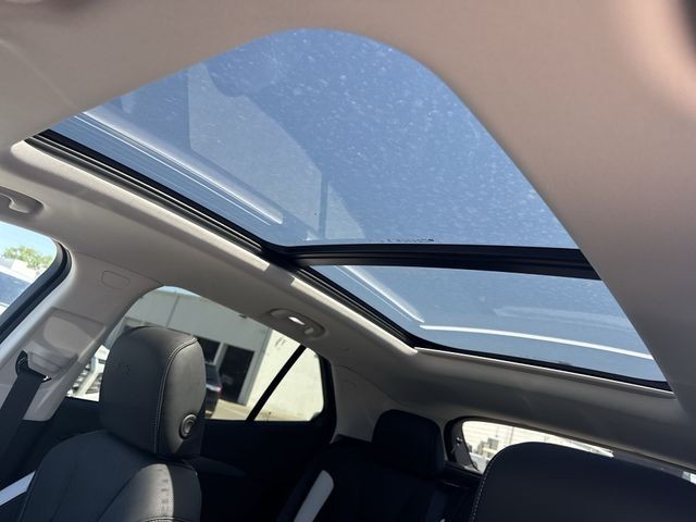 Buick Envision Vehicle Full-screen Gallery Image 22
