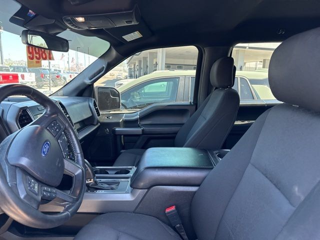 Ford F-150 Vehicle Full-screen Gallery Image 13