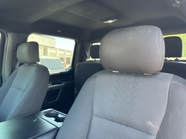 Ford F-150 Vehicle Full-screen Gallery Image 15