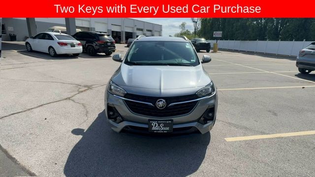 Buick Encore GX Vehicle Full-screen Gallery Image 03