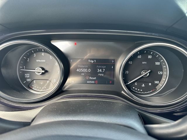 Buick Encore GX Vehicle Full-screen Gallery Image 12