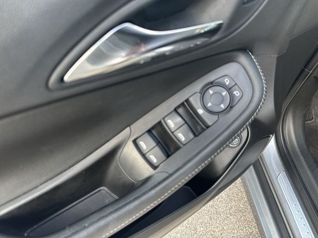 Buick Encore GX Vehicle Full-screen Gallery Image 22