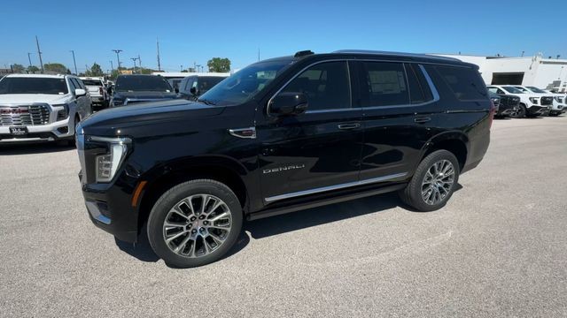 GMC Yukon Vehicle Full-screen Gallery Image 04