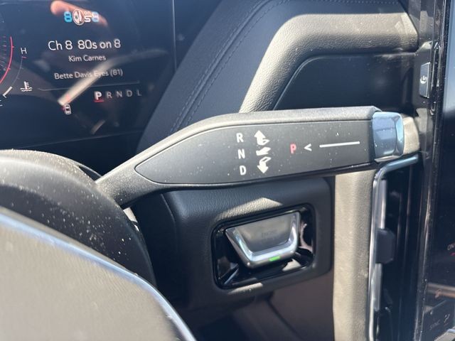 GMC Yukon Vehicle Full-screen Gallery Image 20