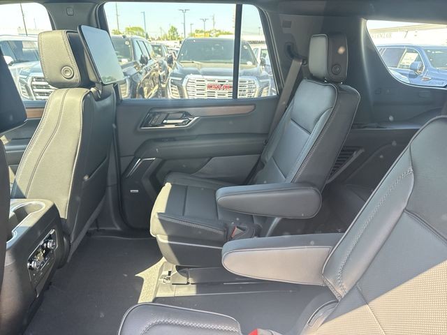 GMC Yukon Vehicle Full-screen Gallery Image 23