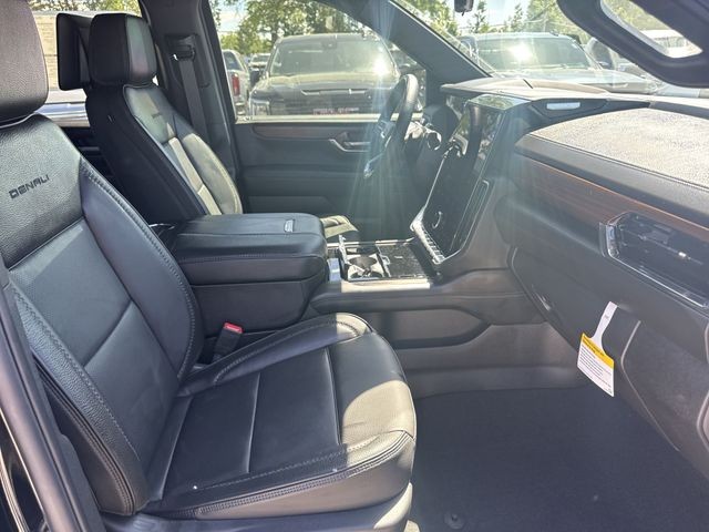 GMC Yukon Vehicle Full-screen Gallery Image 26