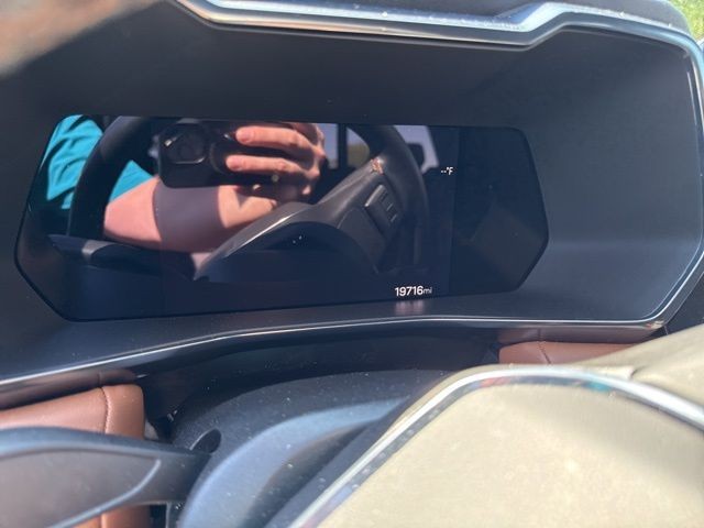 GMC Canyon Vehicle Full-screen Gallery Image 23