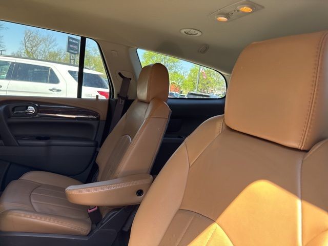 Buick Enclave Vehicle Full-screen Gallery Image 10