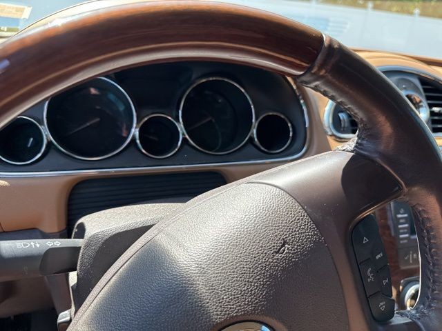 Buick Enclave Vehicle Full-screen Gallery Image 14