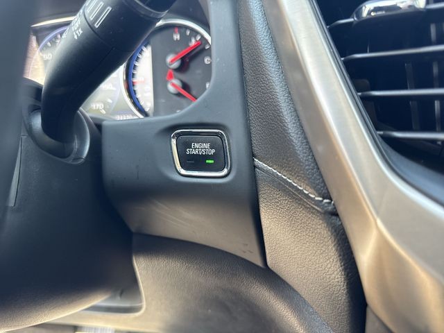 GMC Acadia Vehicle Full-screen Gallery Image 21