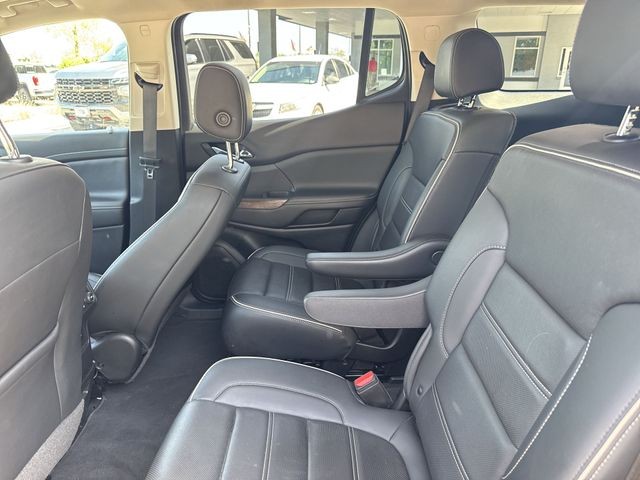 GMC Acadia Vehicle Full-screen Gallery Image 30