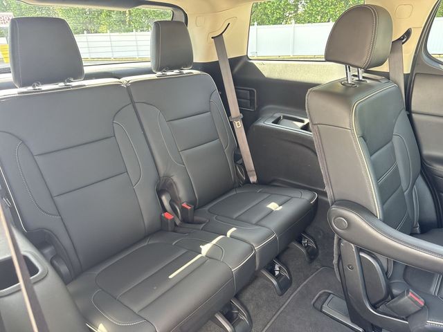 GMC Acadia Vehicle Full-screen Gallery Image 32