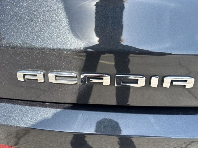 GMC Acadia Vehicle Full-screen Gallery Image 36