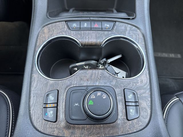 GMC Acadia Vehicle Full-screen Gallery Image 40