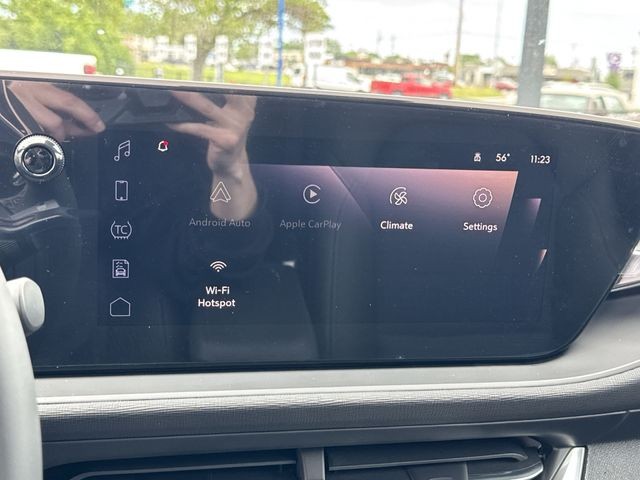 Buick Envista Vehicle Full-screen Gallery Image 16
