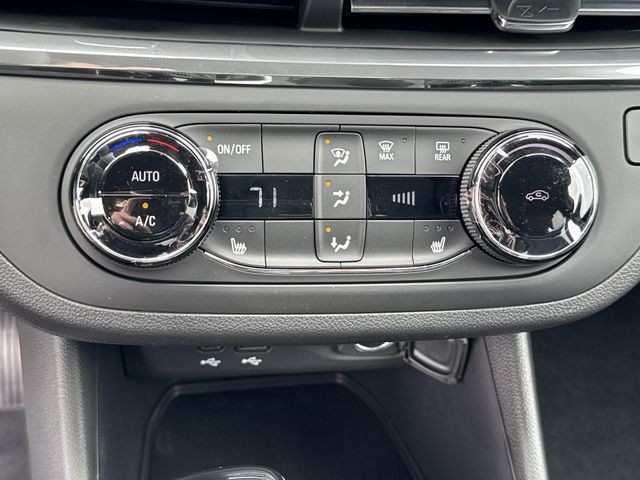 Buick Envista Vehicle Full-screen Gallery Image 18