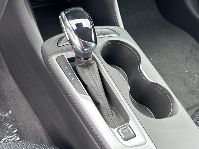 Buick Envista Vehicle Full-screen Gallery Image 19