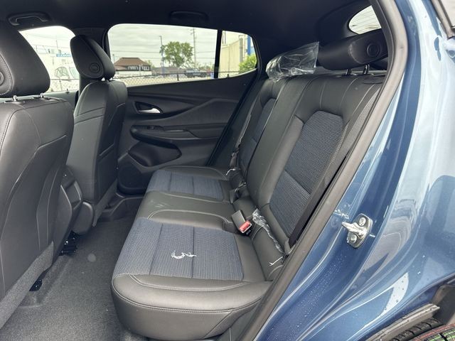 Buick Envista Vehicle Full-screen Gallery Image 21