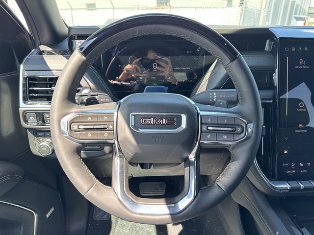 GMC Yukon XL Vehicle Full-screen Gallery Image 14