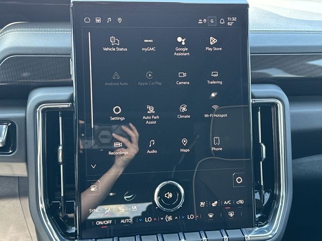 GMC Yukon XL Vehicle Full-screen Gallery Image 16